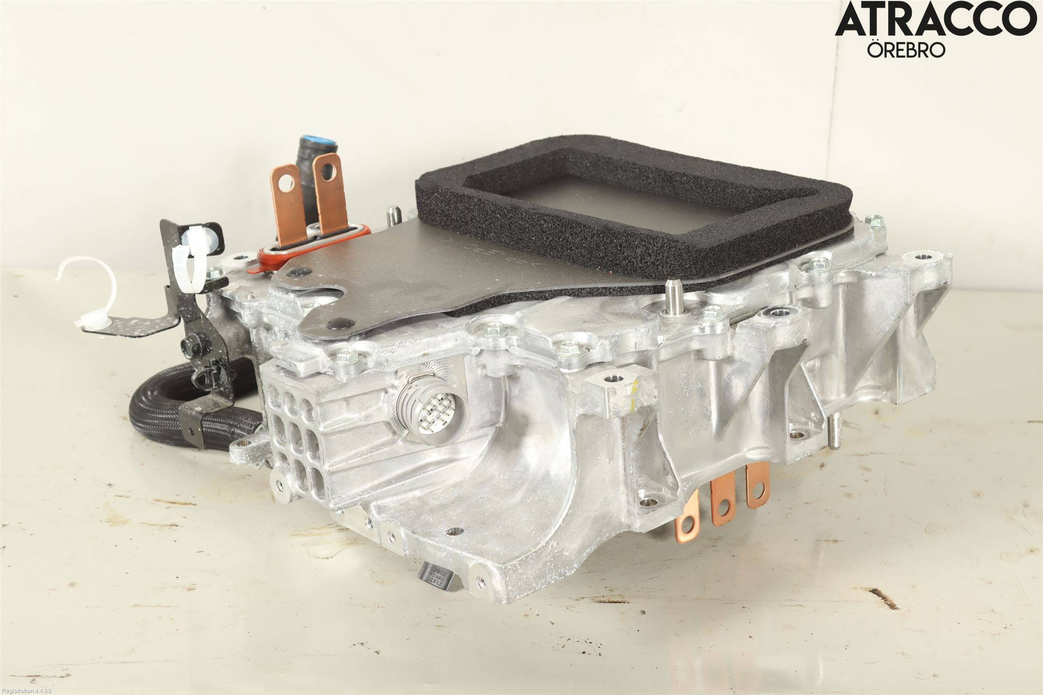 Nissan LEAF 18- Inverter 12 -> 220 V