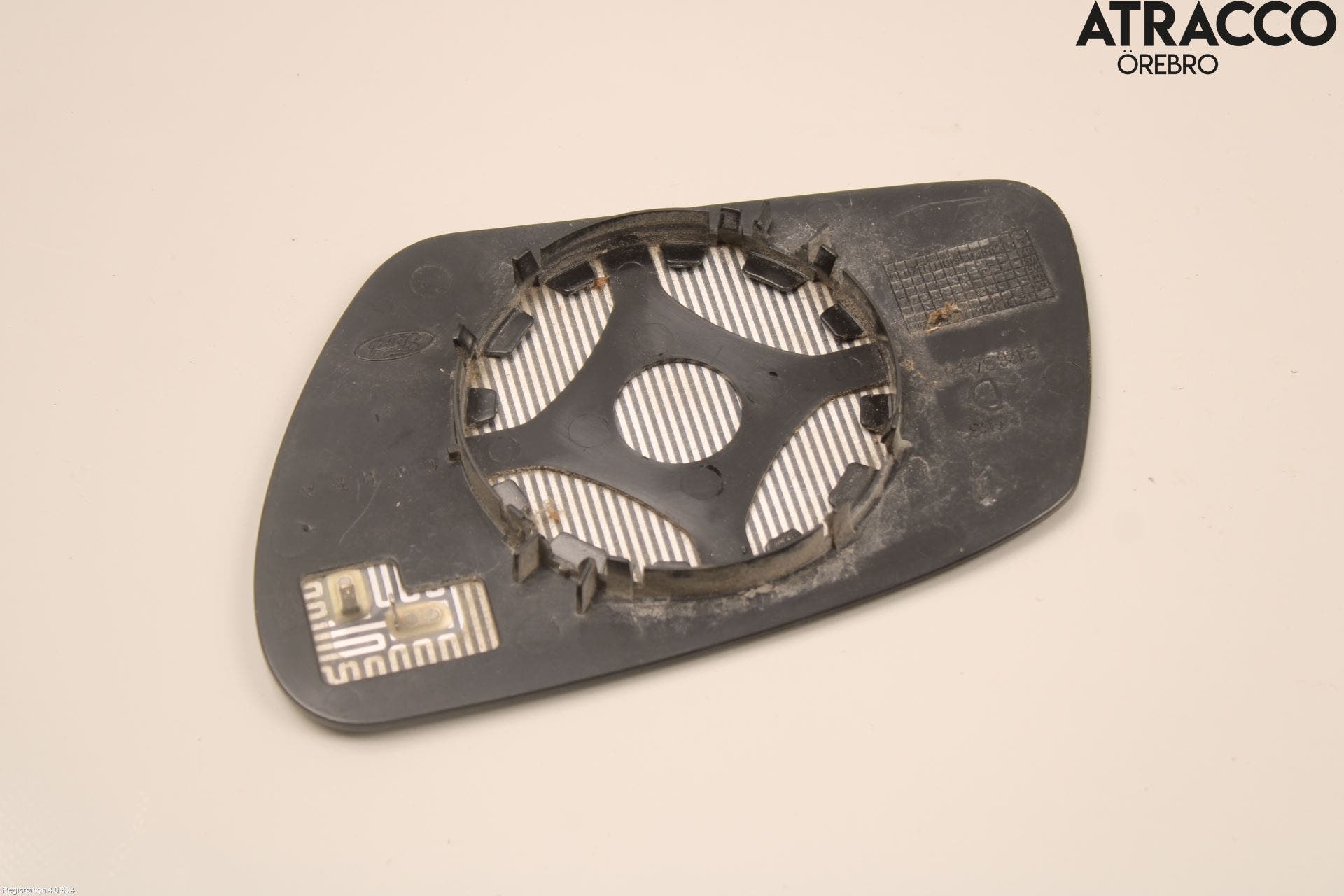 Ford FOCUS     04-07 Spegelglas Hö