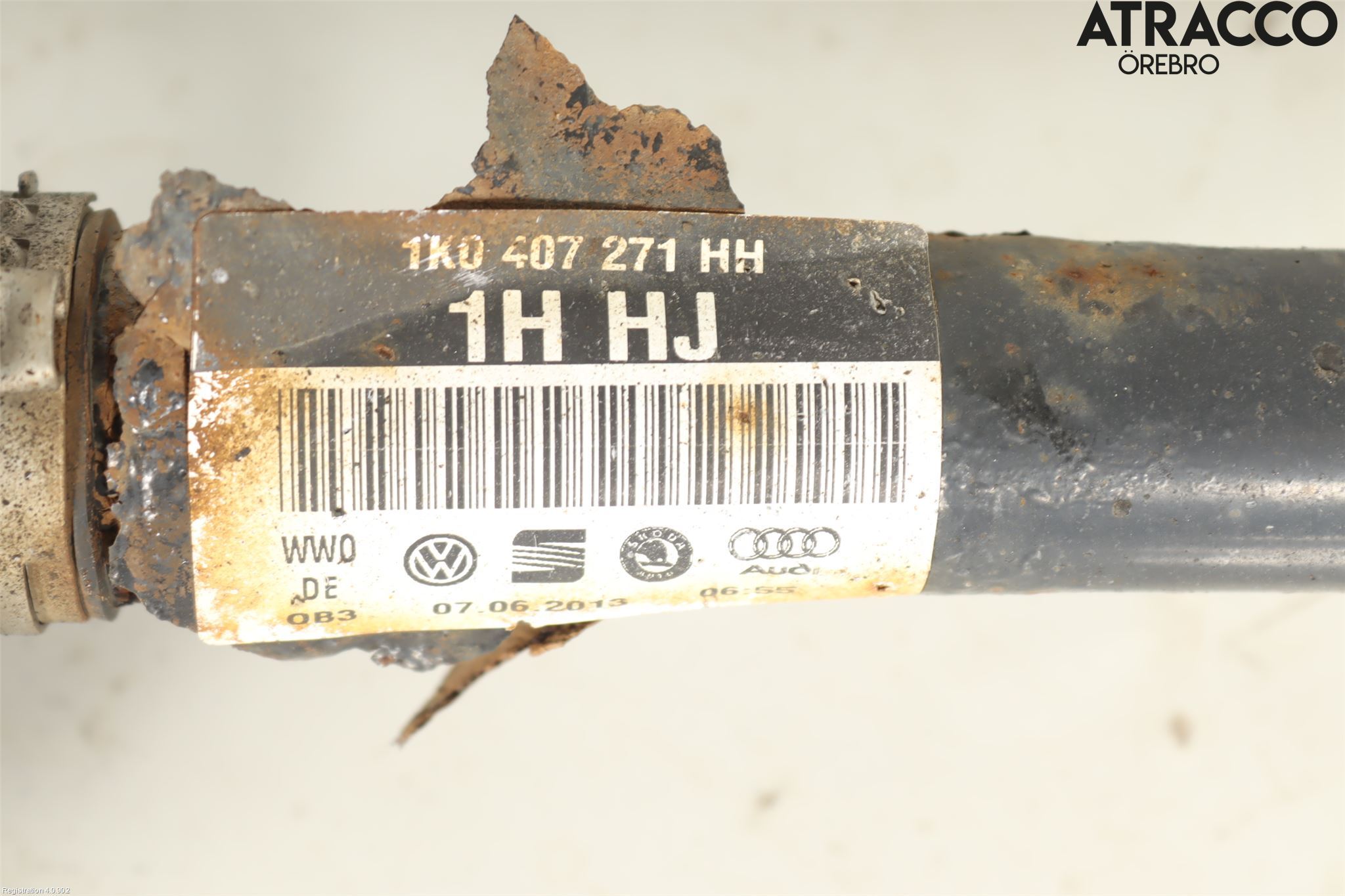 Volkswagen VW PASSAT 11-14 Drivaxel Fram Vänster