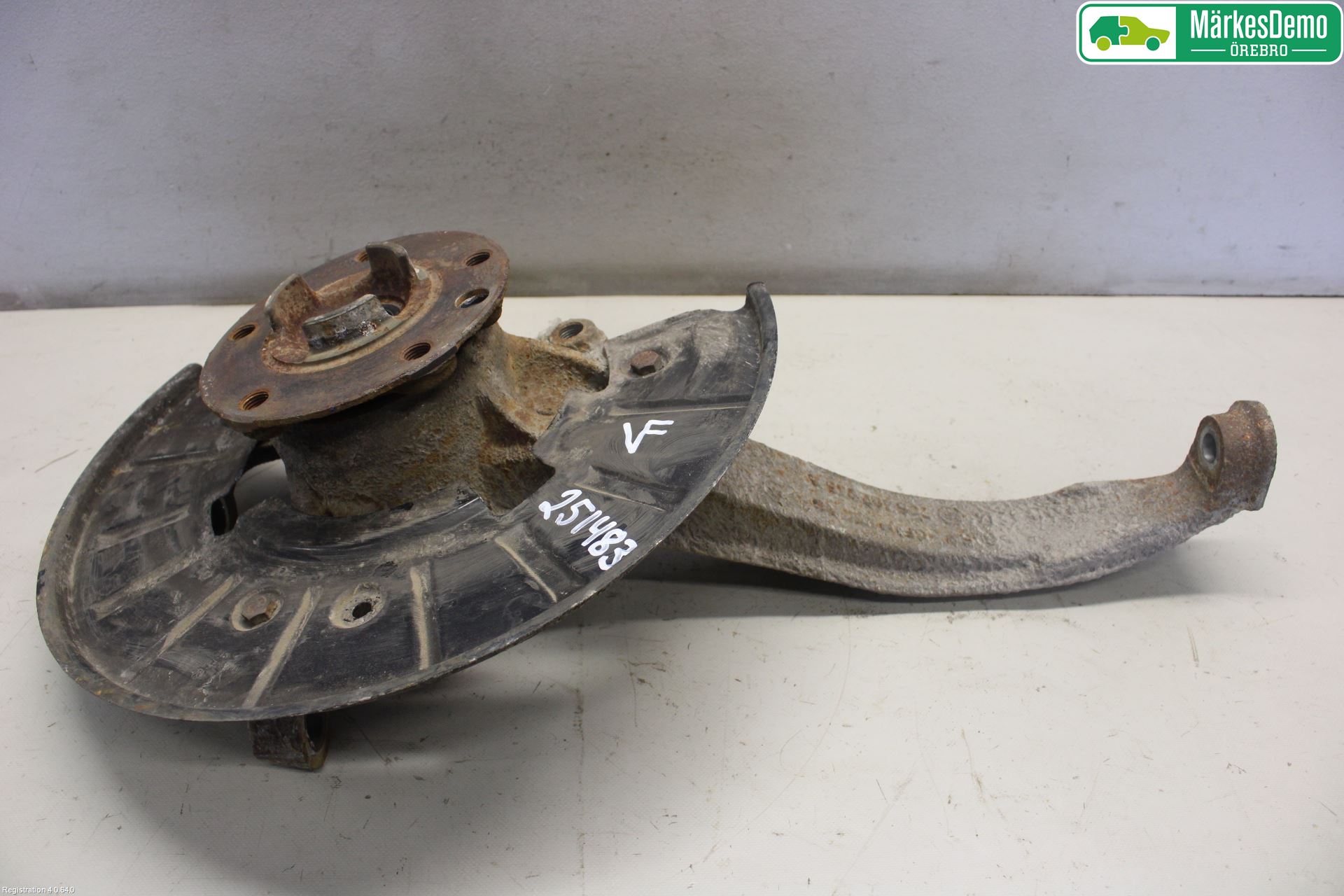 Audi Q7/SQ7 Styrspindel Lagerhus Vä