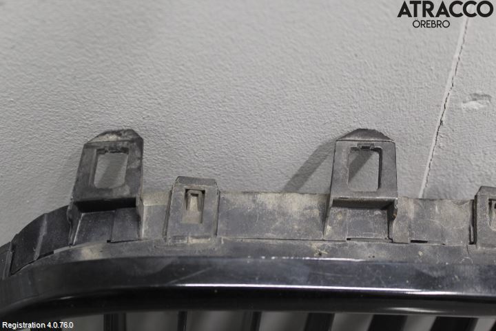 BMW 5 E60/61 Sed/Tou 02-10 Grilldel Vänster