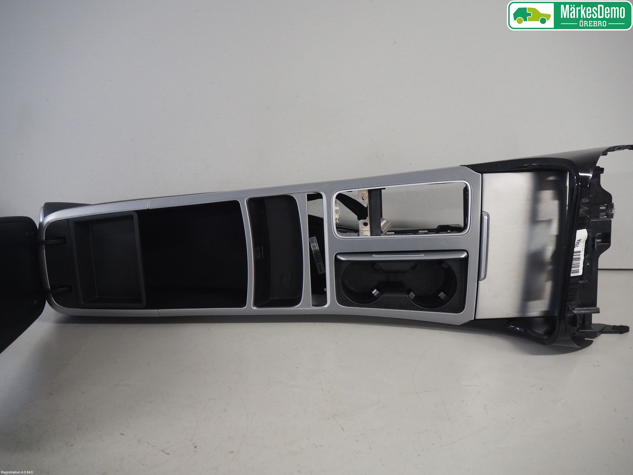 Kia STINGER 18- Instrumentkonsoll Golv