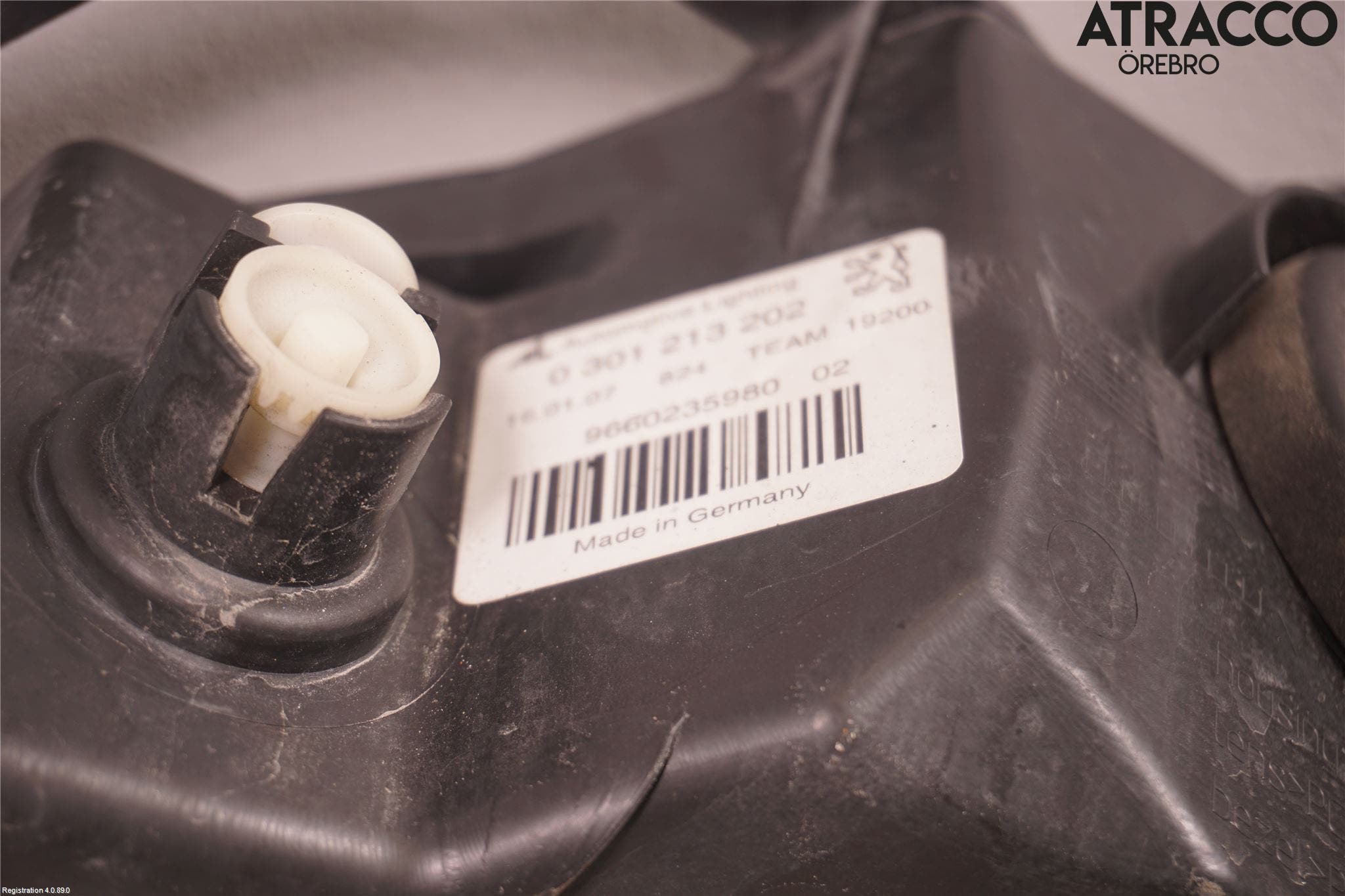 Peugeot 407 Strålkastare Höger