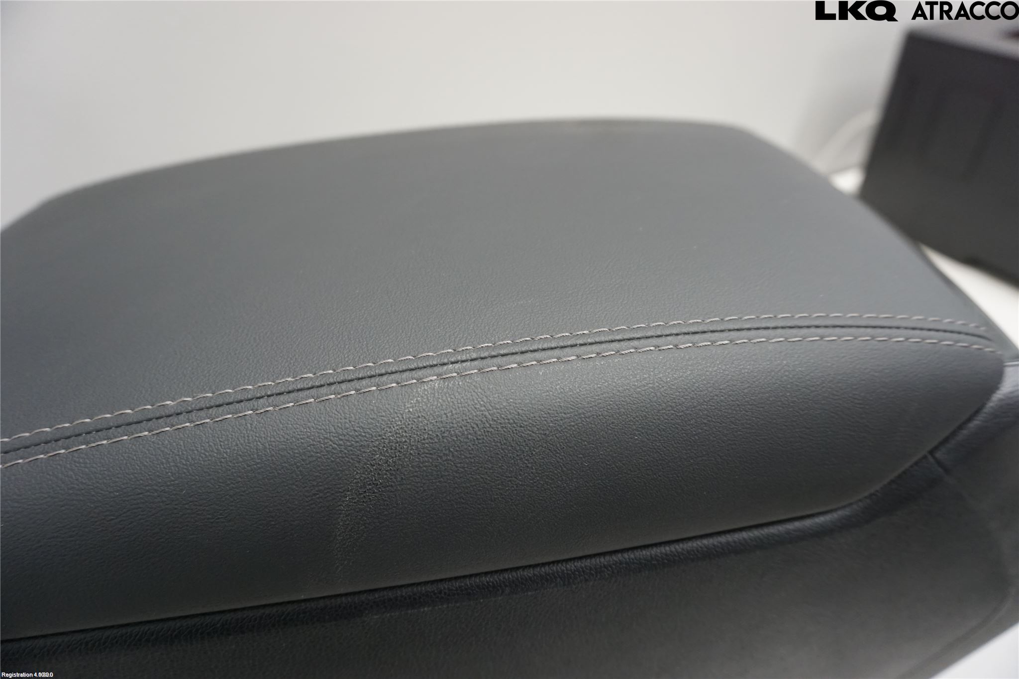 Kia SORENTO 21- Instrumentkonsoll Golv