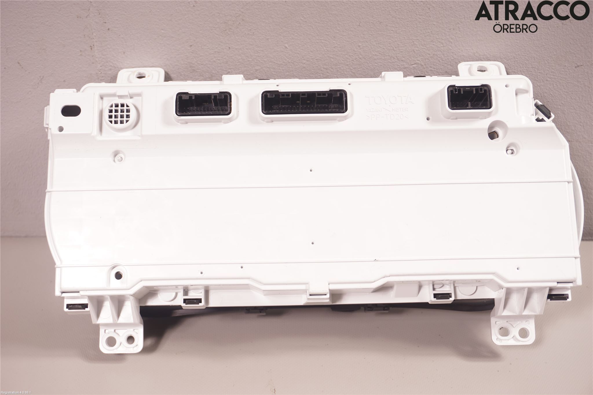 Toyota HILUX 16- Instrument Komb