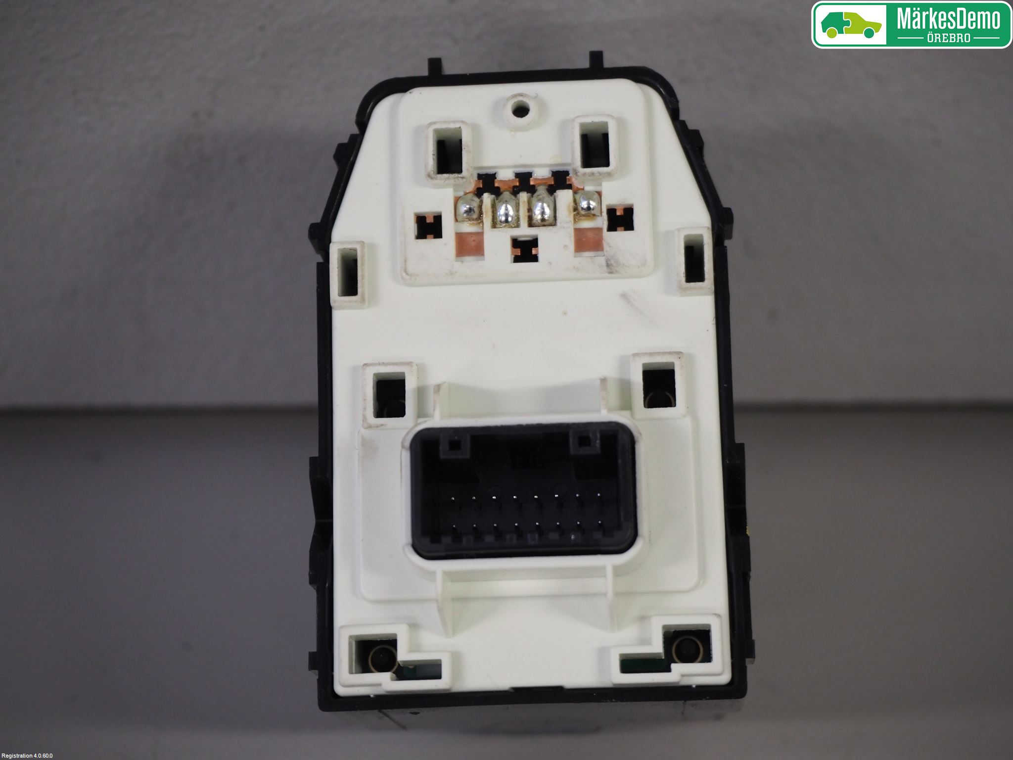 Kia STONIC 18->> Strömställare Spegel