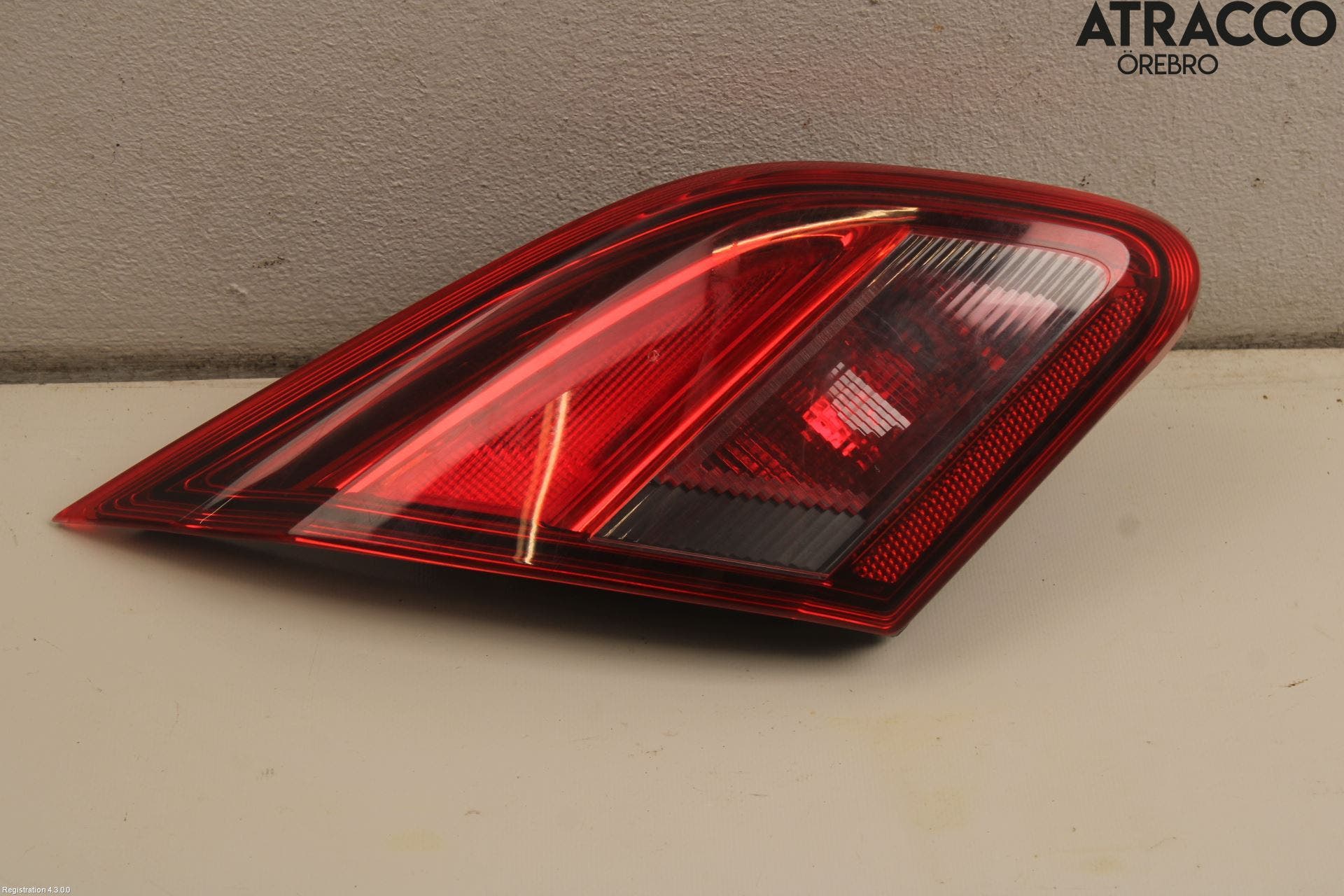 Opel CORSA E 15-19 Bakljus Lucka Vä