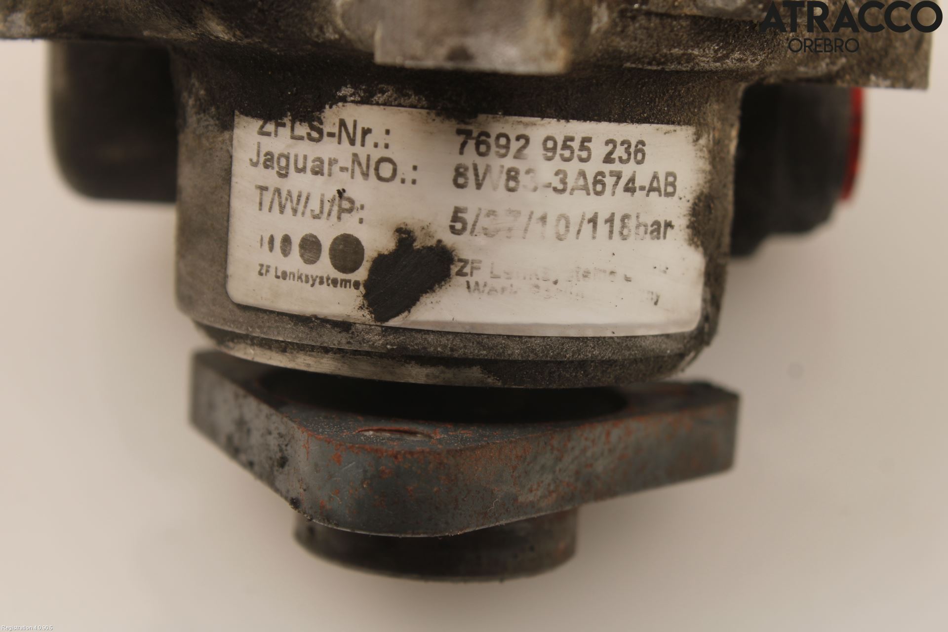 Jaguar XJ X351        10- Styrservopump