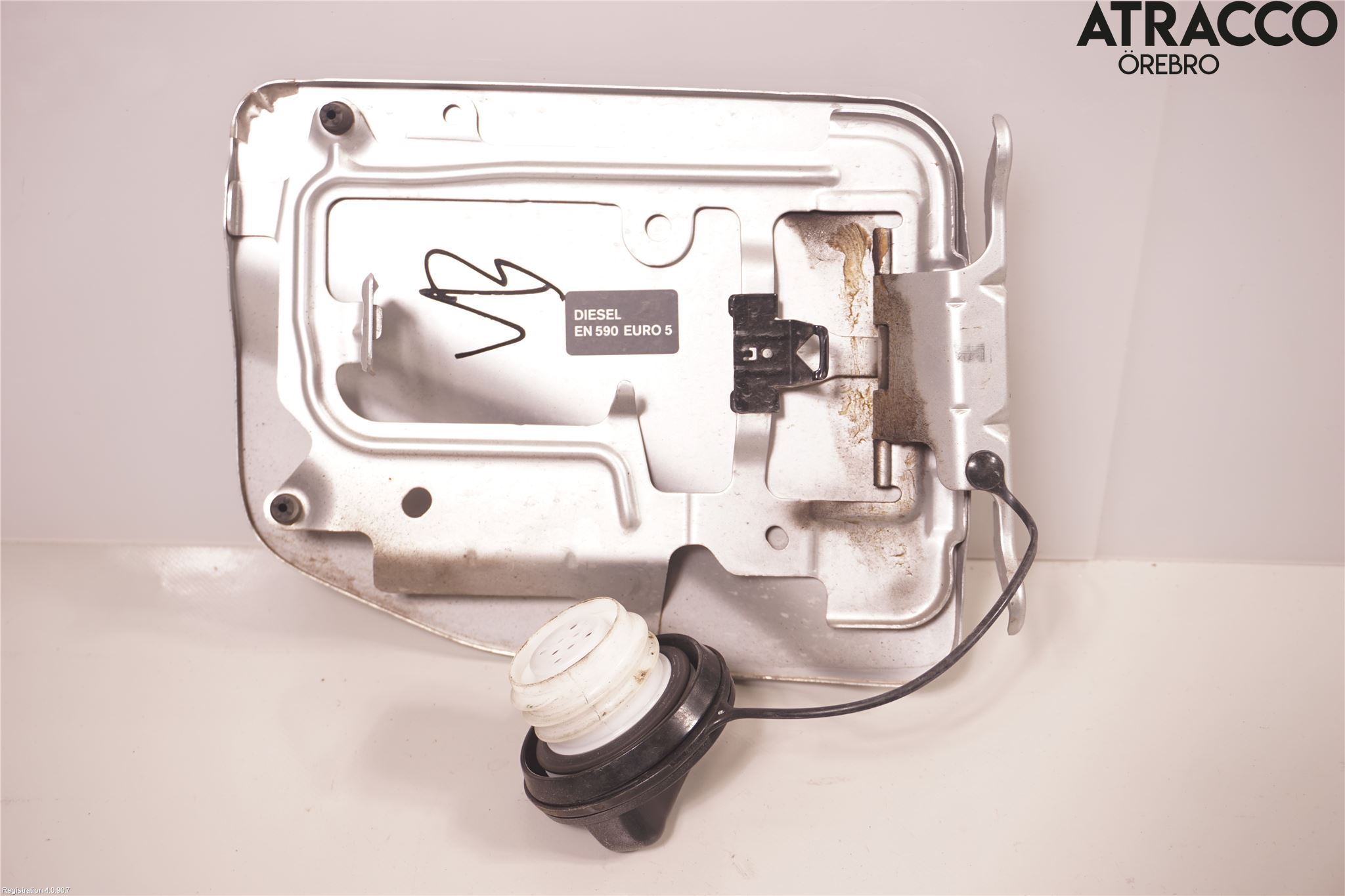 Nissan NAVARA 05-16 Tanklucka