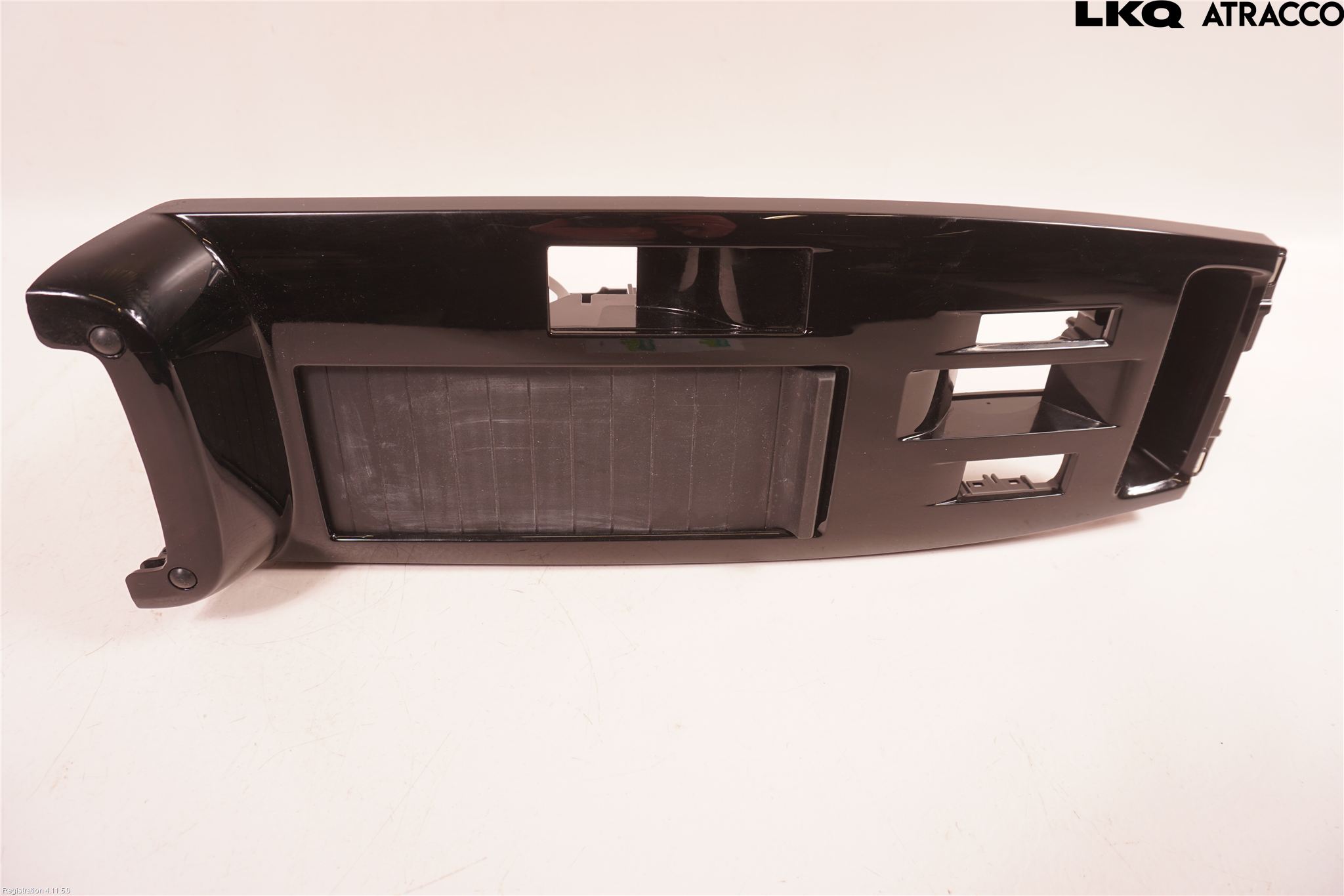 Citroen C4/E-C4 C4X/E-C4X III 21- Instrumentkonsoll Mitt