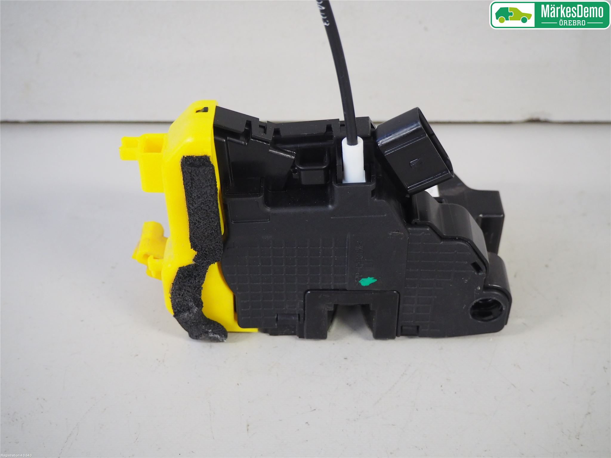 Kia CEED 12-18 Låskista-Dörrlås