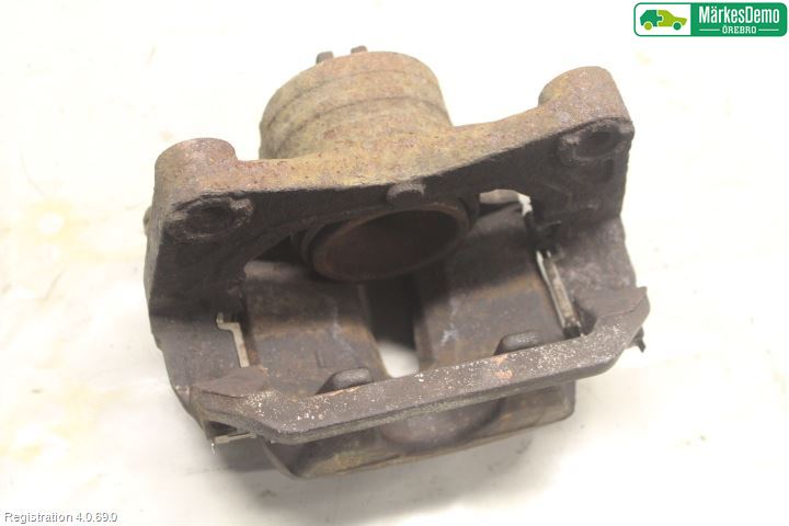 Infiniti FX35/FX45 Bromsok Fram Vänster