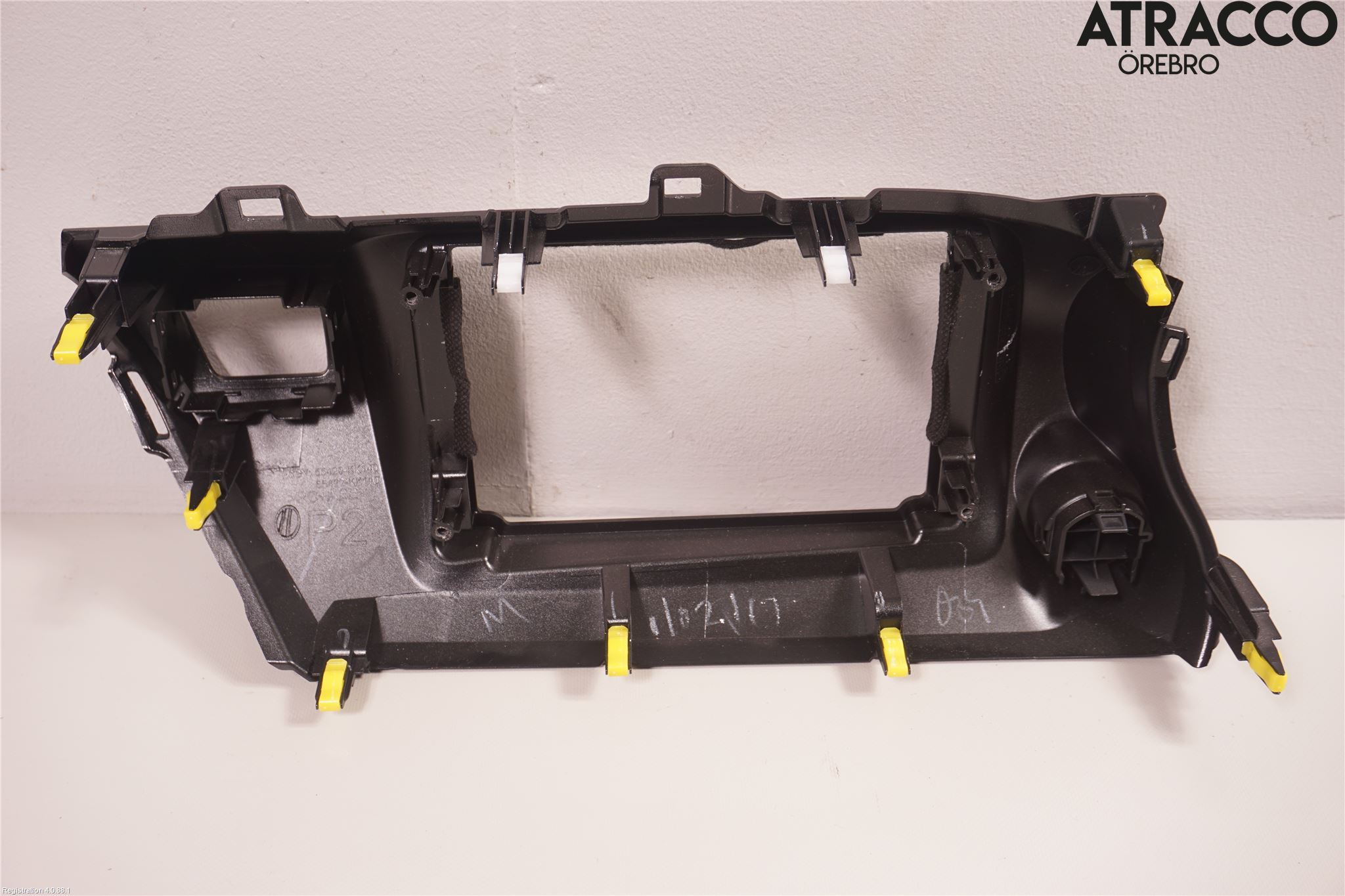 Toyota HILUX 16- Instrument-Radio Sarg
