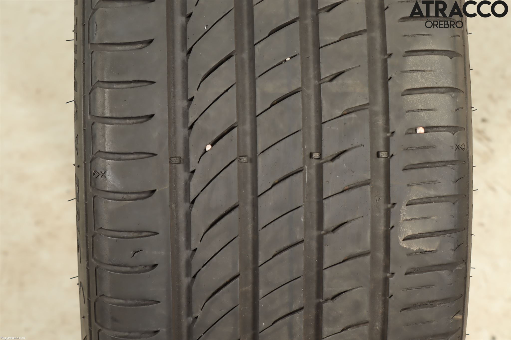 SOMMARDÄCK Dim 235/40-18