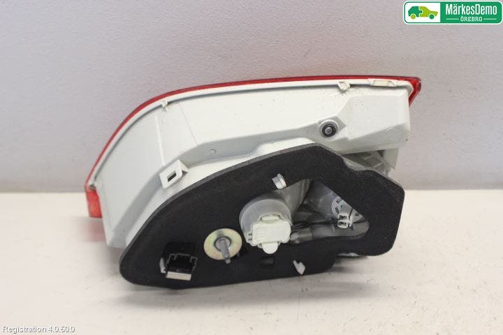 Peugeot 308 14-21 Bakljus Lucka Vä