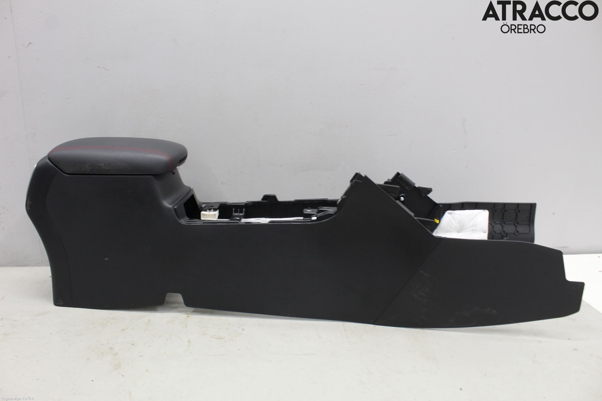 Kia SPORTAGE (QL) 16-21 Instrumentkonsoll Golv