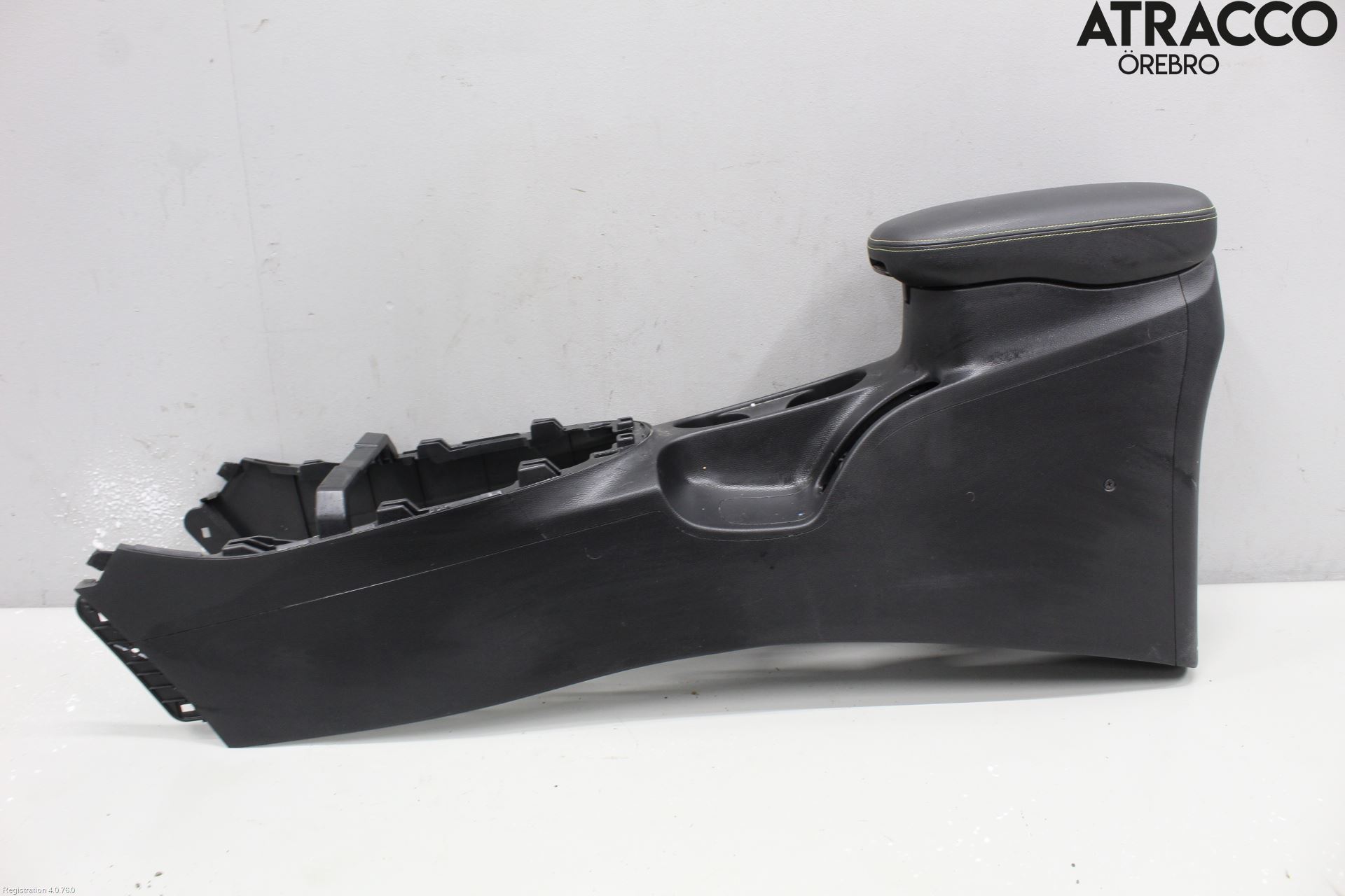 Kia SOUL 09- Instrumentkonsoll Golv