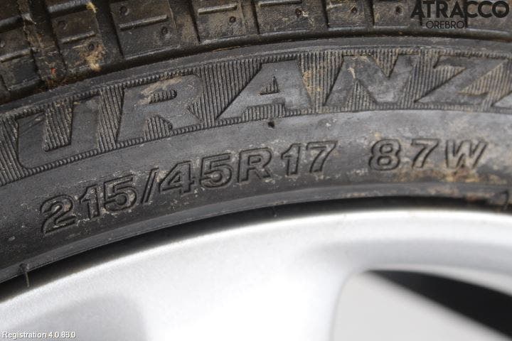 Toyota AVENSIS 03-06 Sommardäck Med Fälg