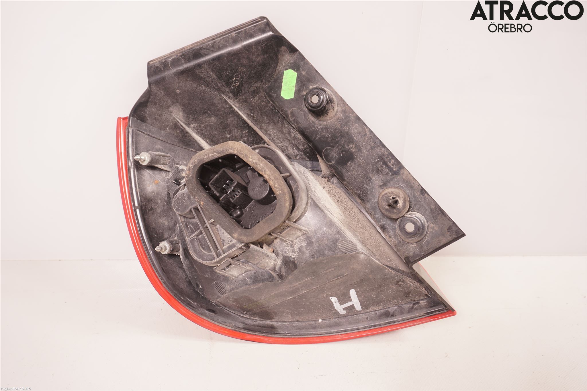 Mitsubishi COLT   04-08 Bakljus Höger