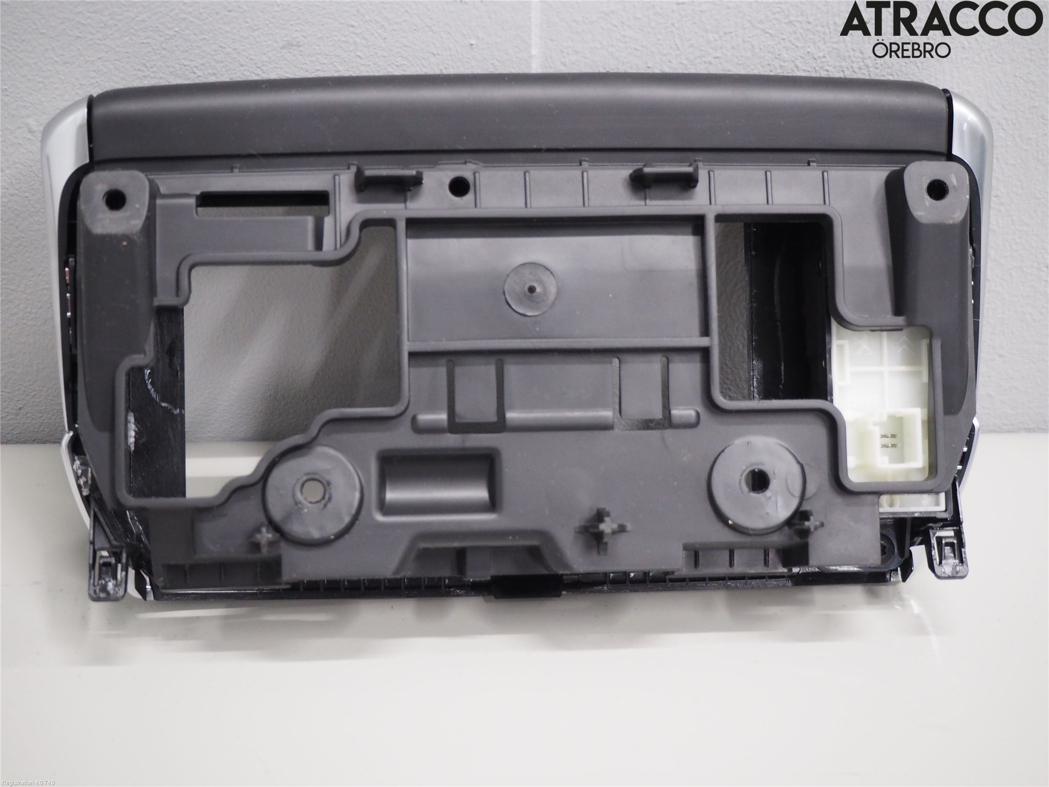 Peugeot 2008 13-20 Instrument-Radio Sarg