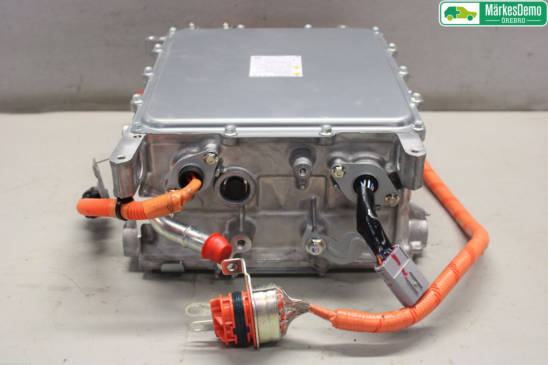 Mitsubishi OUTLANDER 13-21 Batteriladdare Högspänning