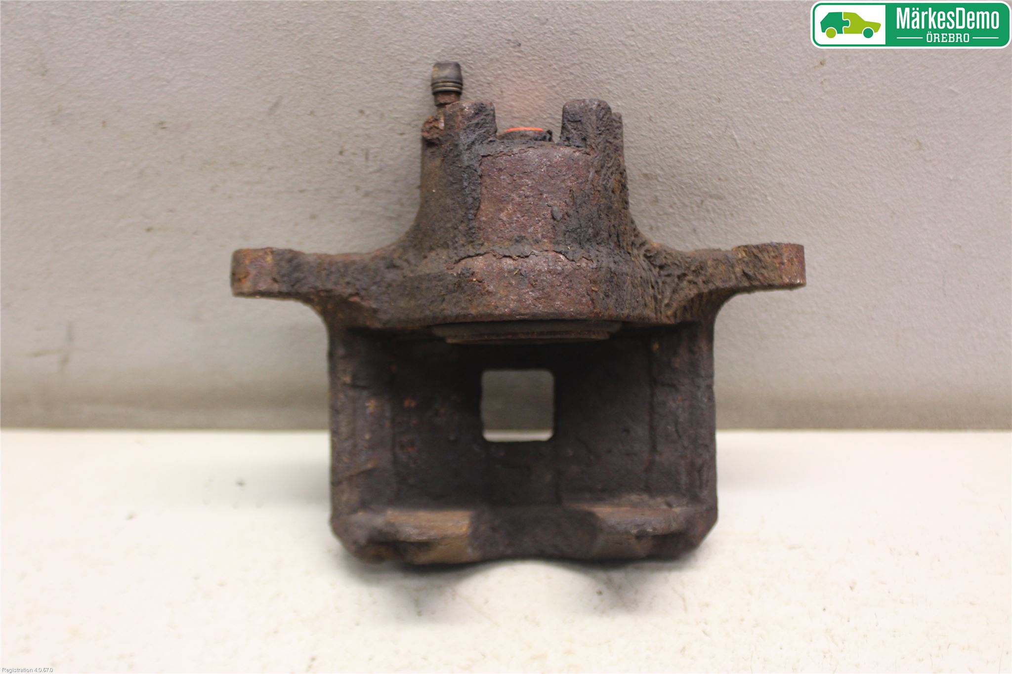 Mitsubishi LANCER 07-14 Bromsok Fram Vänster