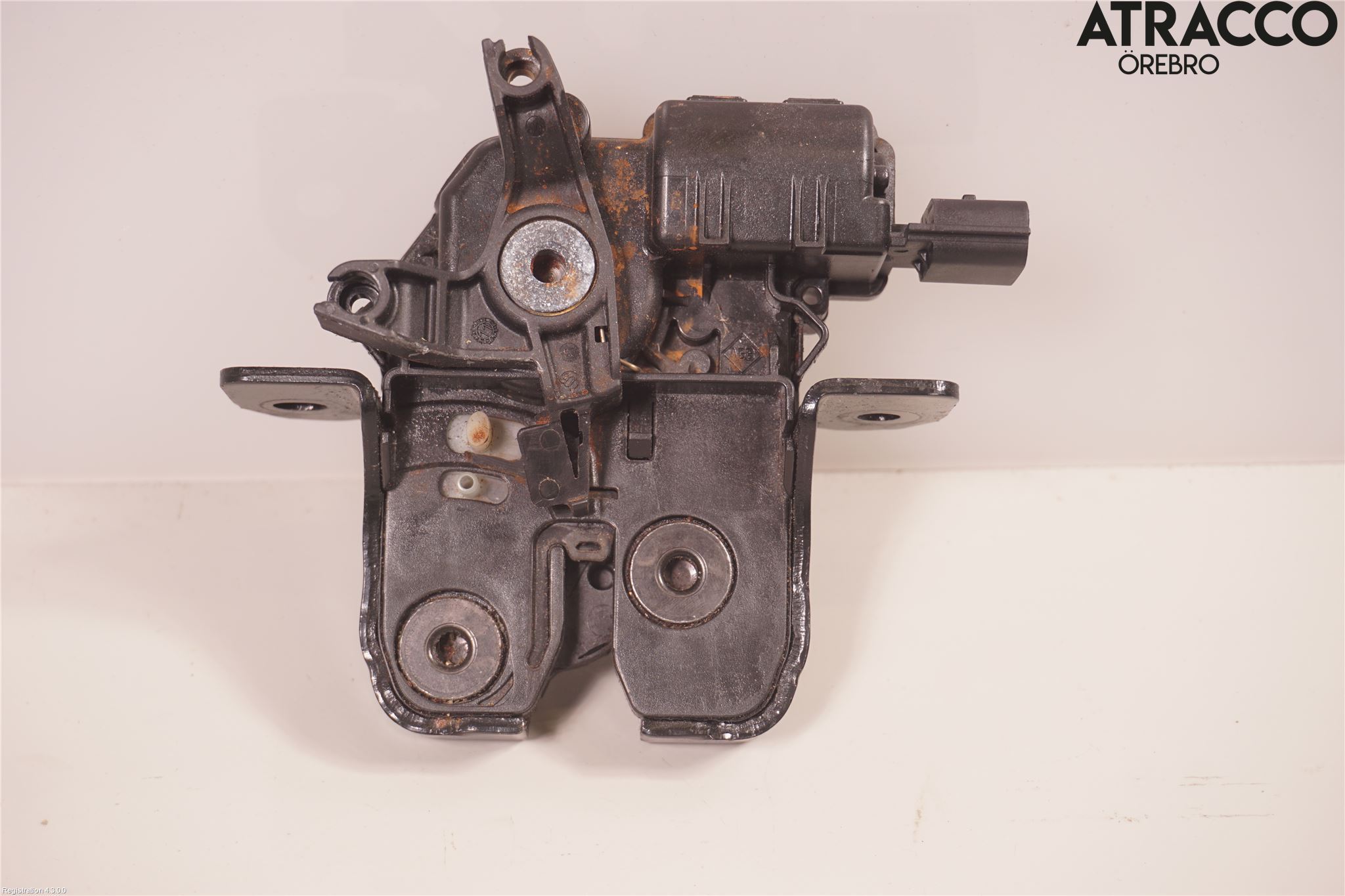 Dacia DUSTER 10-17 Låskista Baklucka