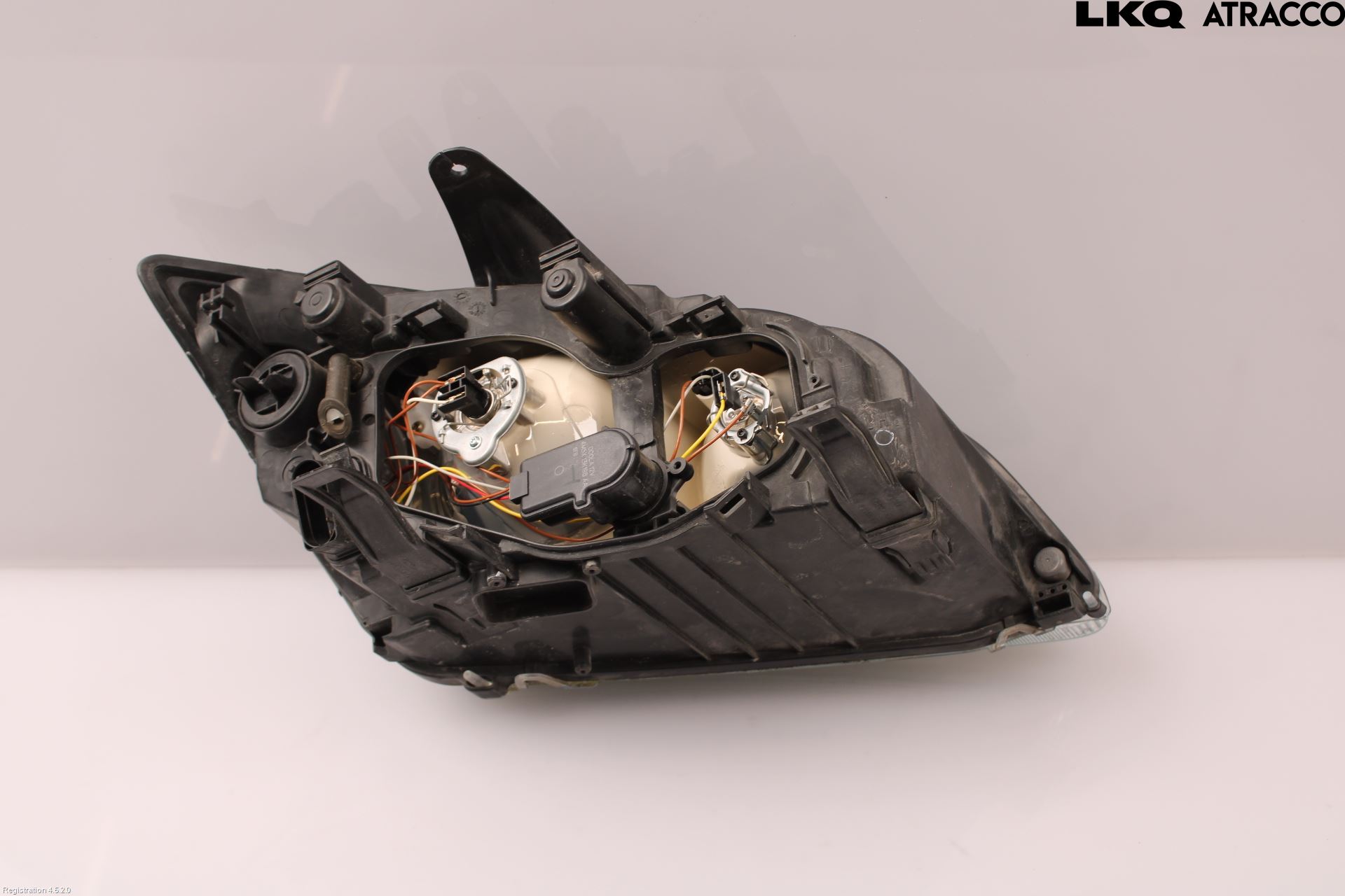 Ford FOCUS     04-07 Strålkastare Vänster