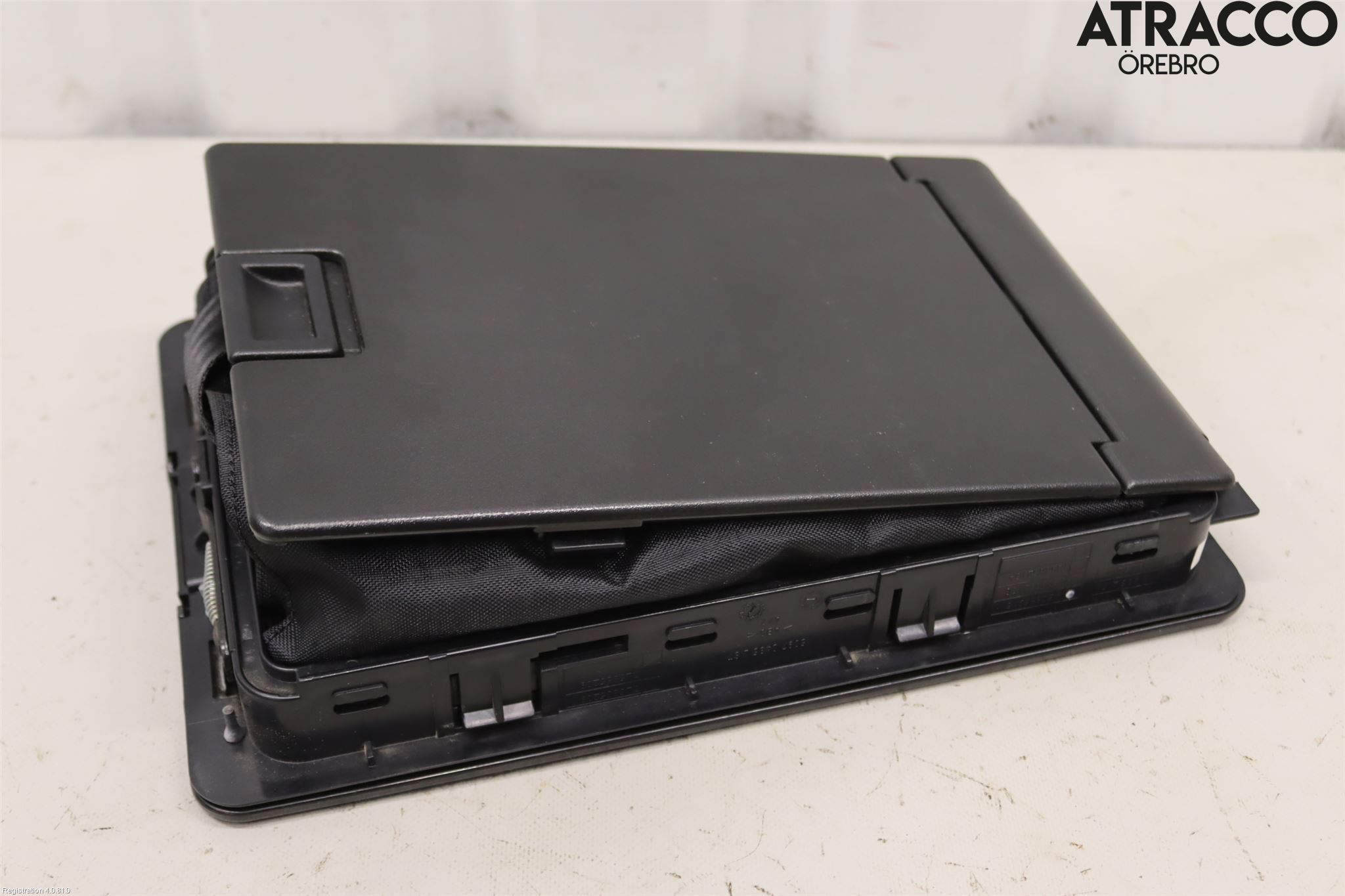 Audi A8/S8 4E  02-09 Inredning Skidfack Baksäte