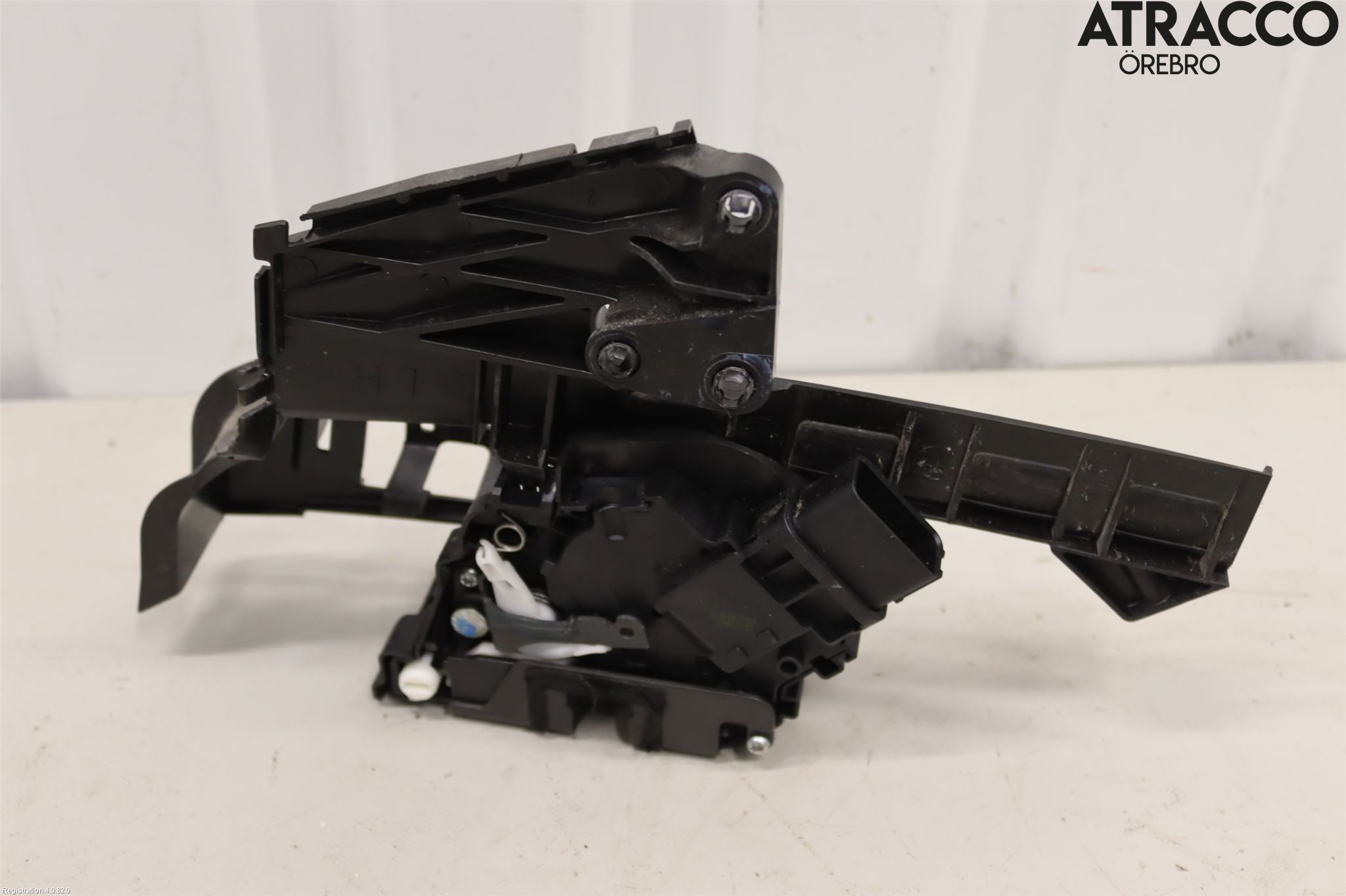 Ford FOCUS     04-07 Låskista-Dörrlås