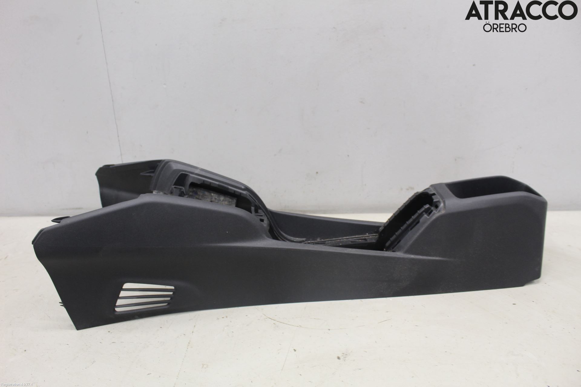 Peugeot 208 12-15 Instrumentkonsoll Golv