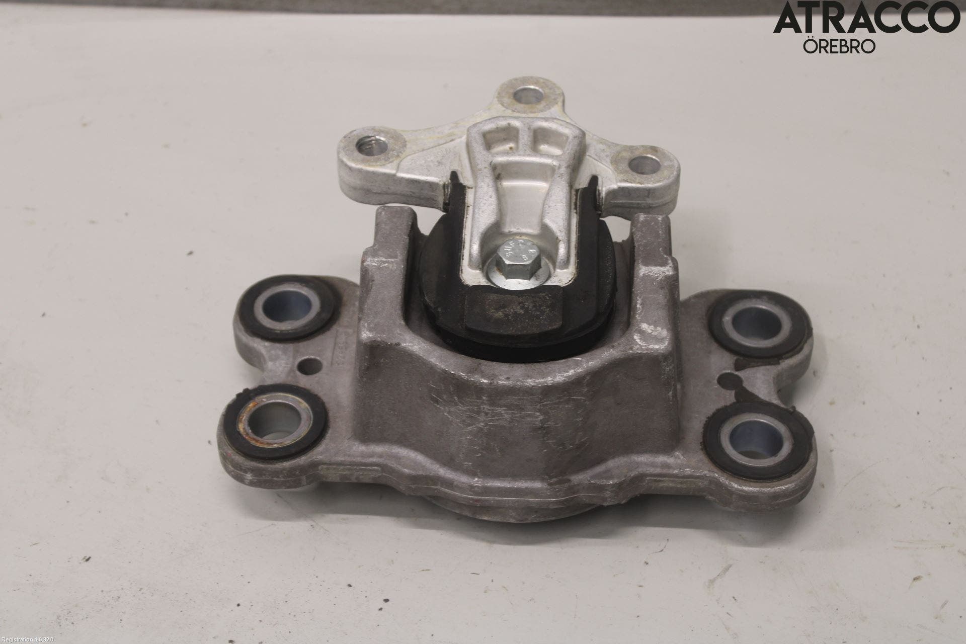 Volvo S60 11-13 Motorfäste