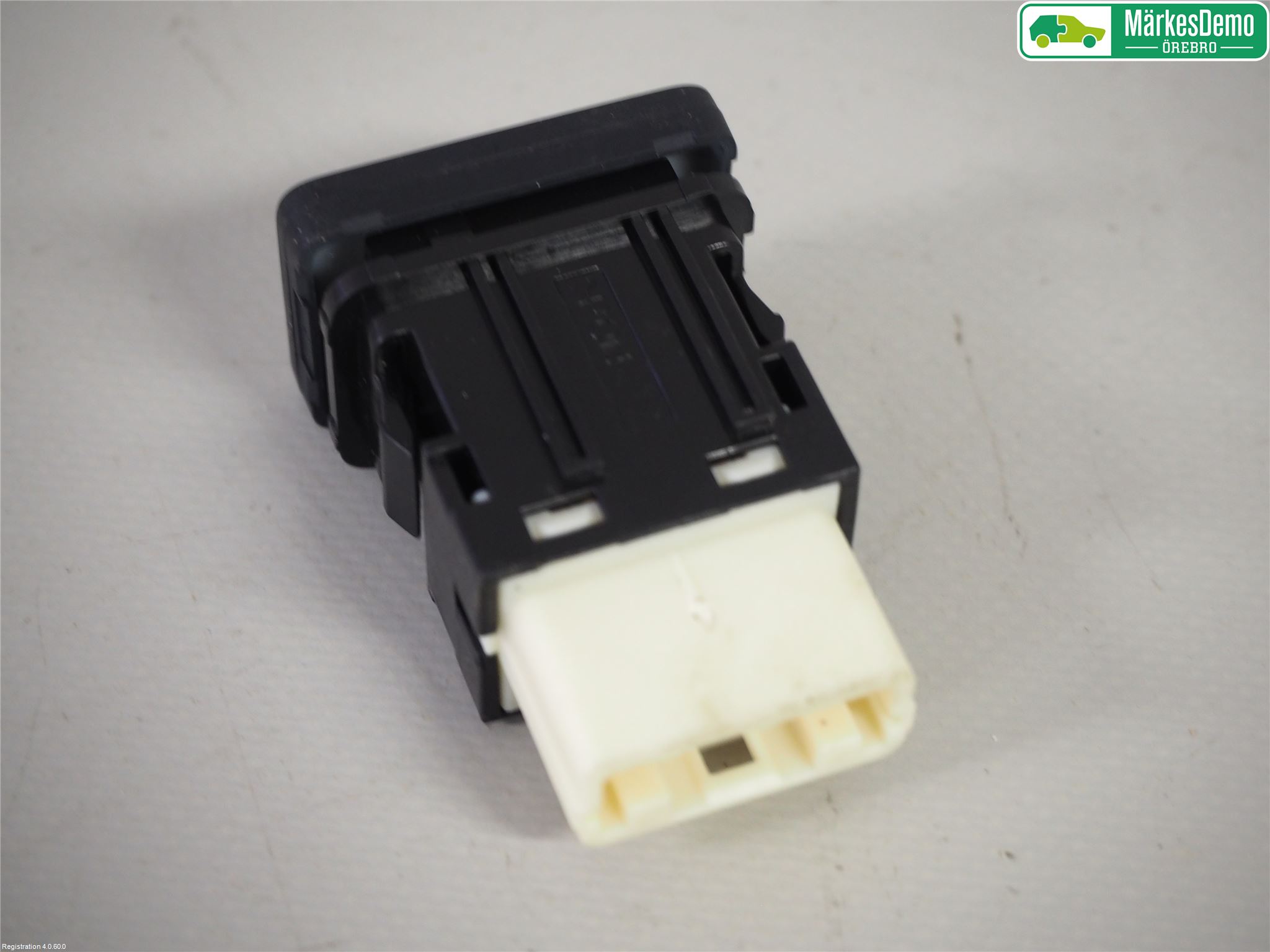 Mitsubishi OUTLANDER 13-21 Strömställare Övrigt