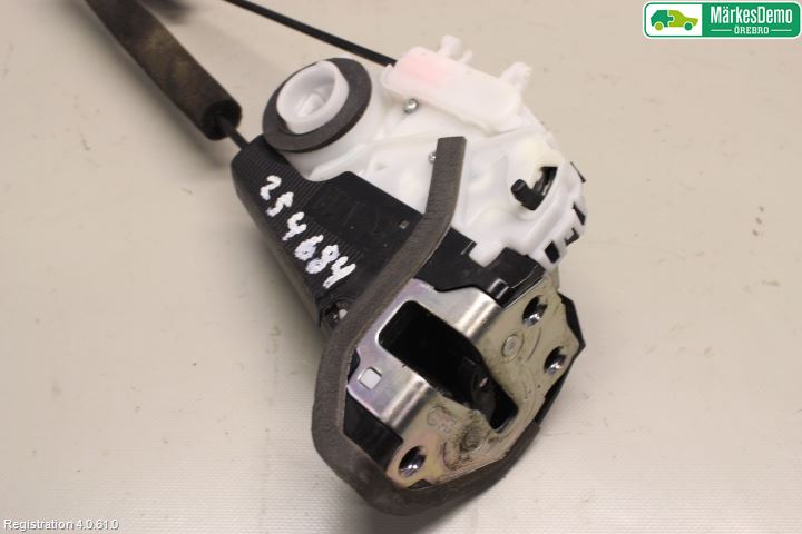 Subaru OUTBACK 15-20 Låskista-Dörrlås