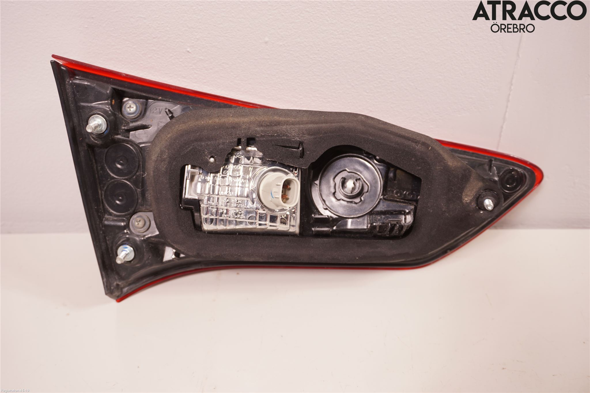 Toyota YARIS XP130 15-20 Bakljus Lucka Hö