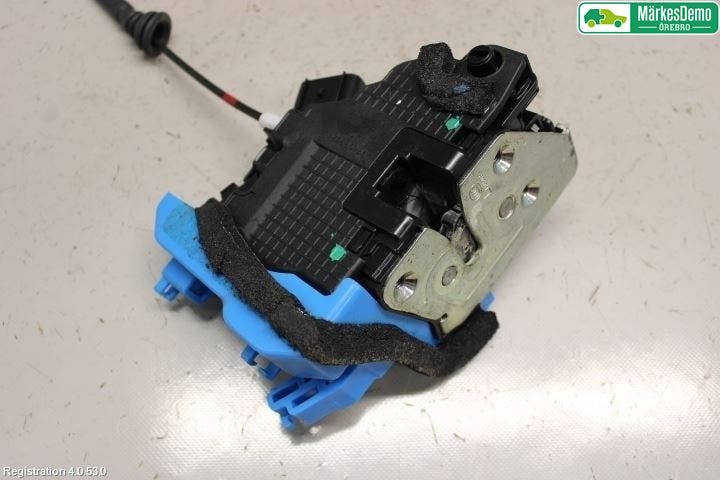 Kia CEED 12-18 Låskista-Dörrlås