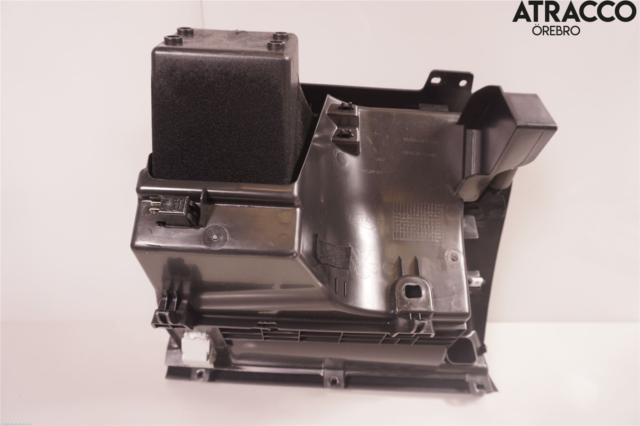 Peugeot 3008 17-24 Handskfack