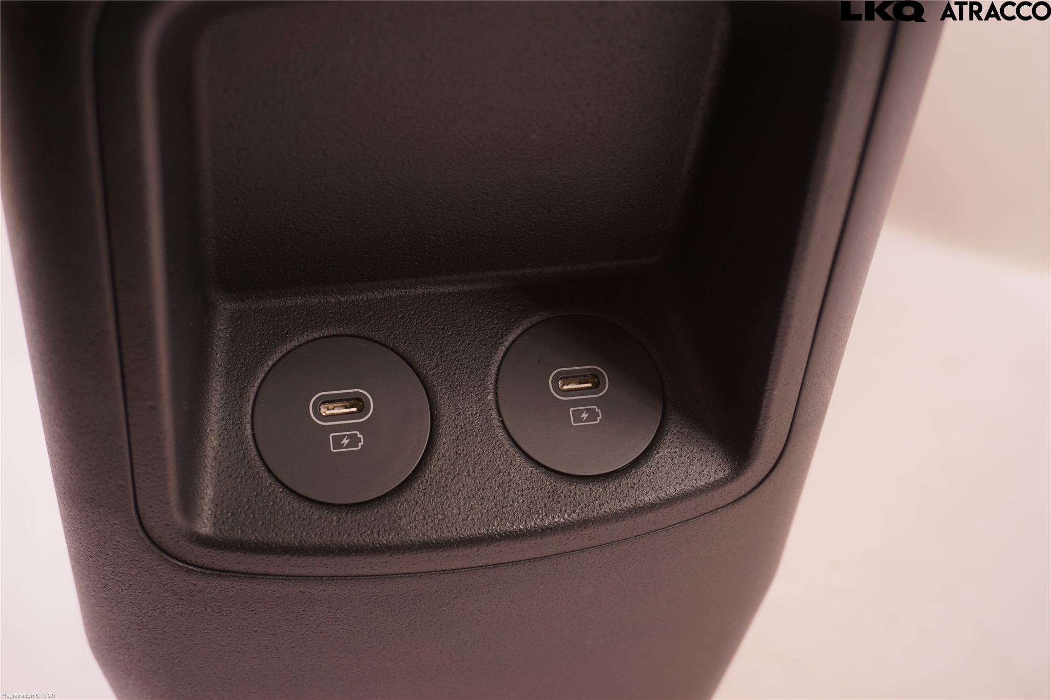 Kia EV6 (CV) 22- Instrumentkonsoll Golv