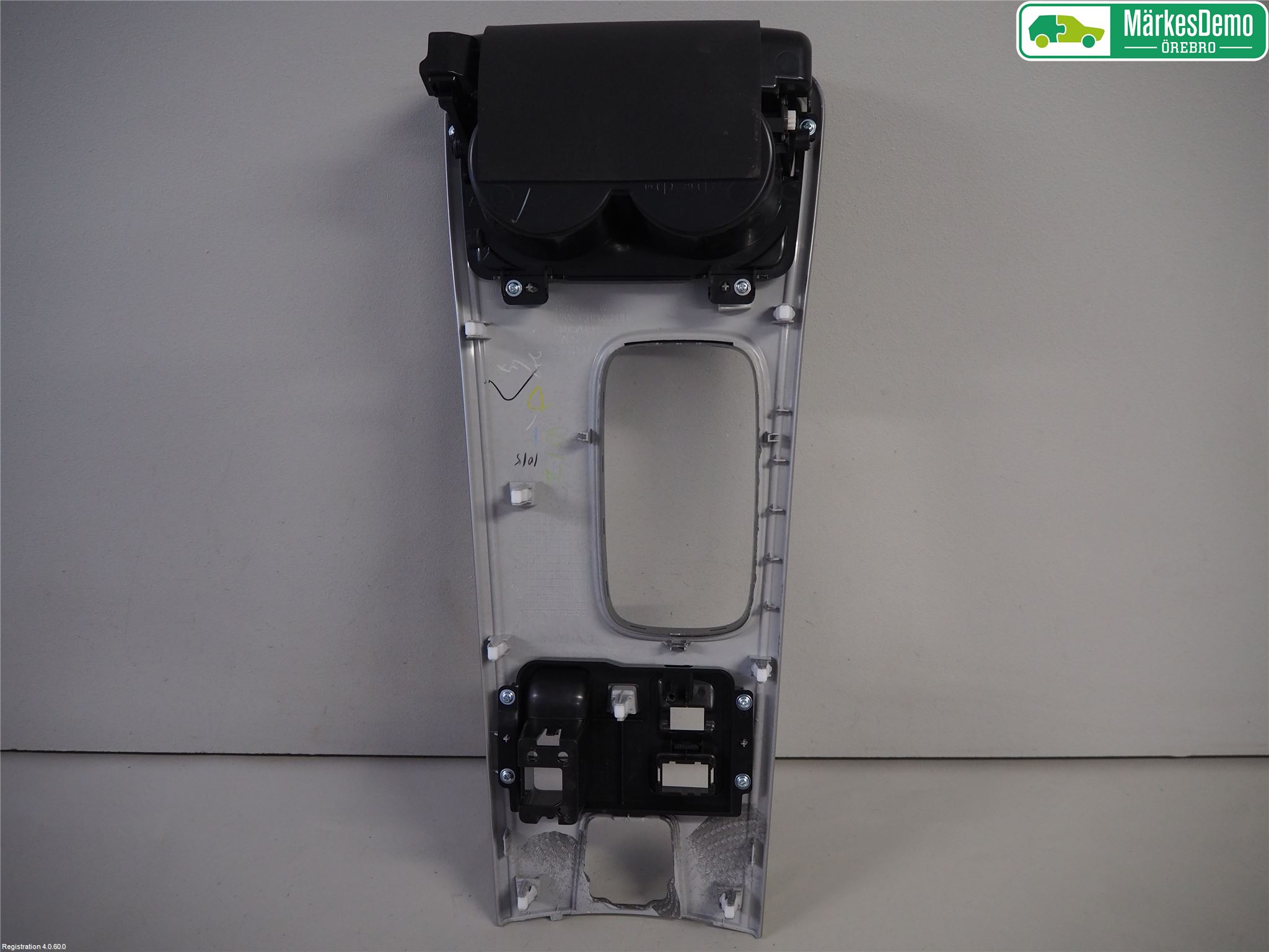 Mitsubishi OUTLANDER 13-21 Instrumentkonsoll Golv