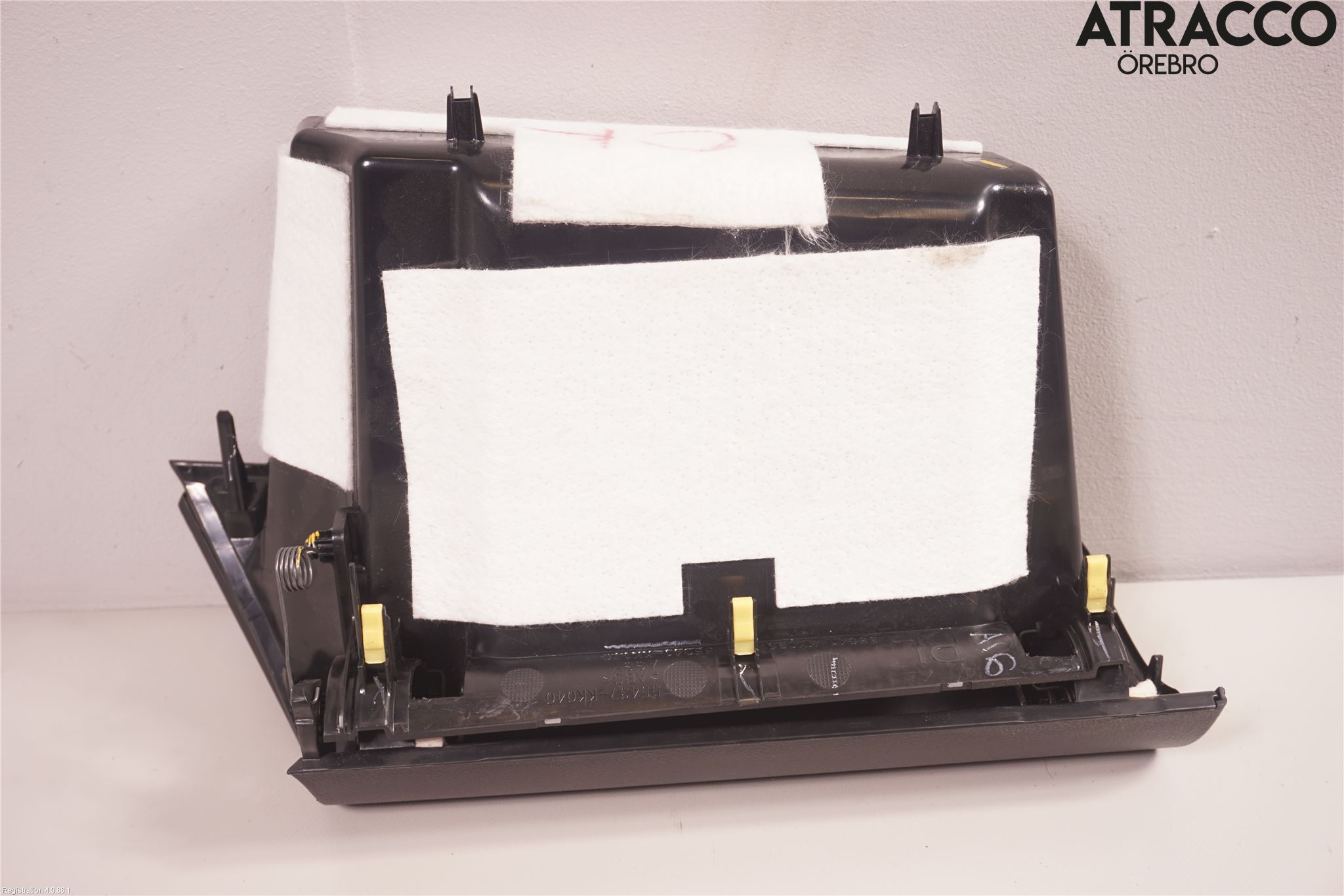 Toyota HILUX 16- Handskfack