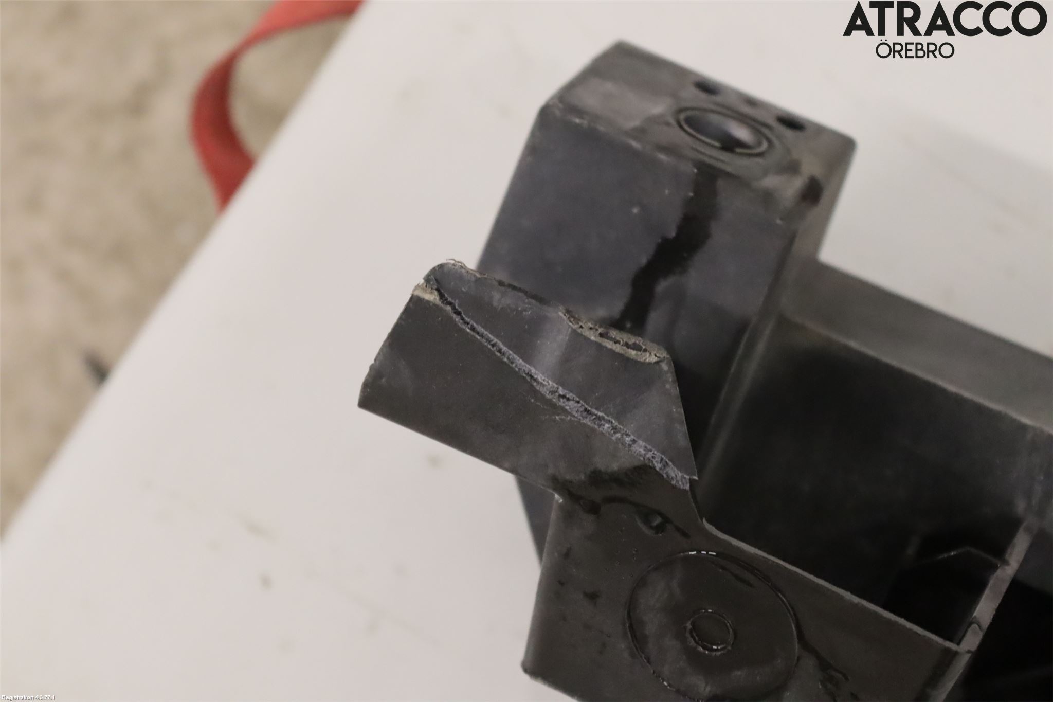 Peugeot PARTNER 08-15 Front Huvlåsplåt-Balk