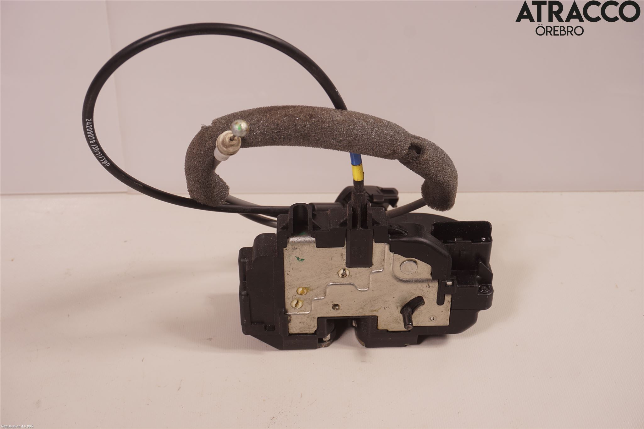 Nissan NOTE E11 06-14 Låskista-Dörrlås