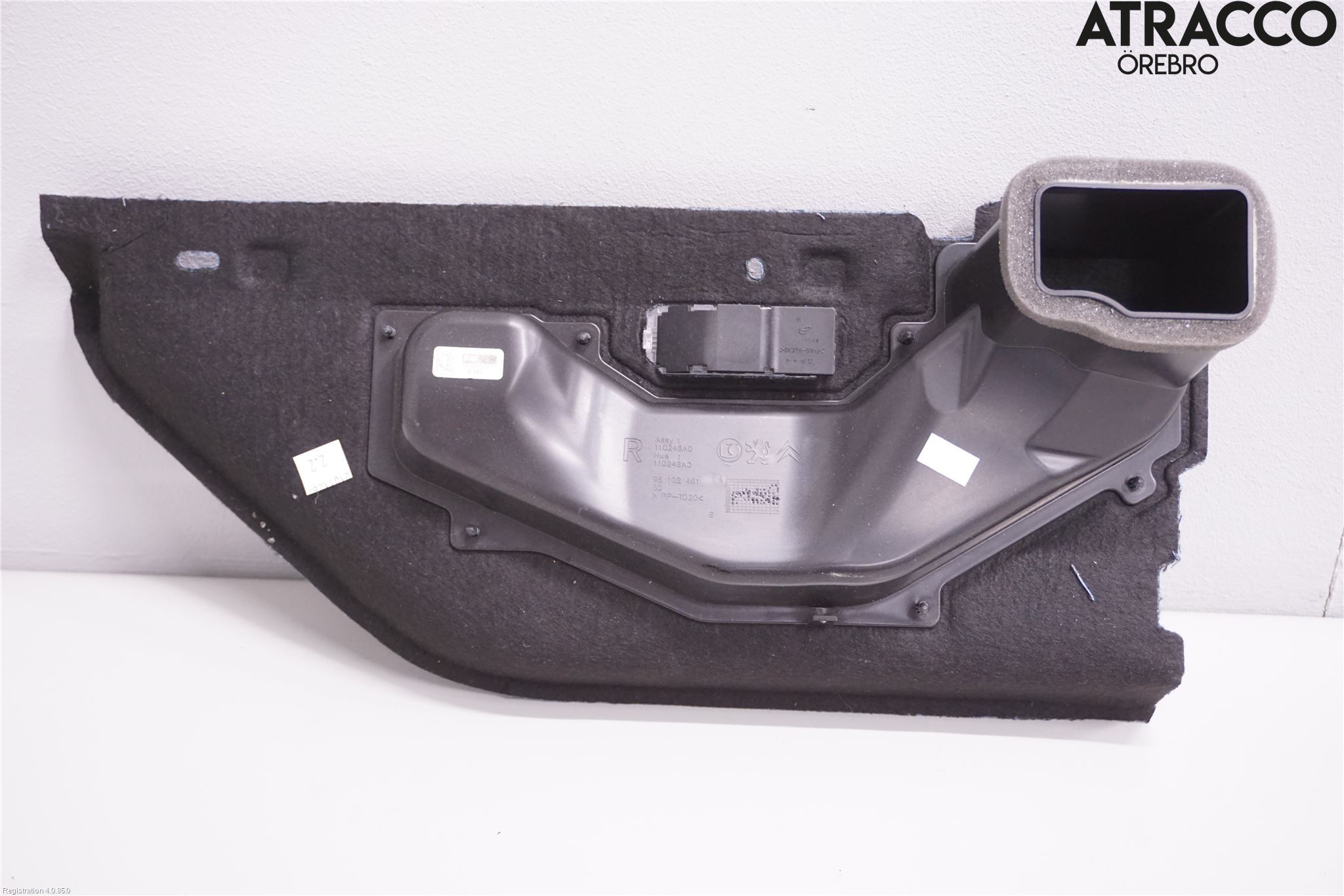 Peugeot 3008 17-24 Instrbräda Stötskydd