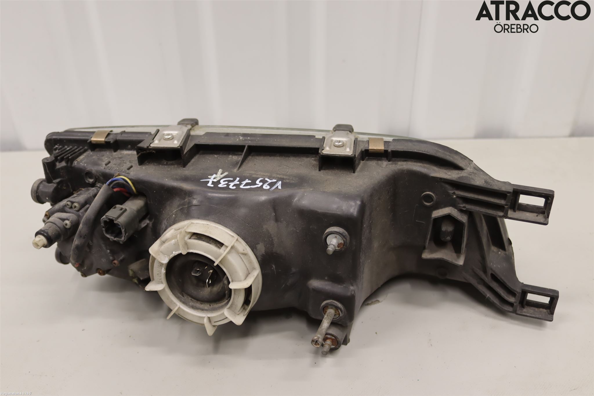 Nissan ALMERA    96-00 Strålkastare Vänster