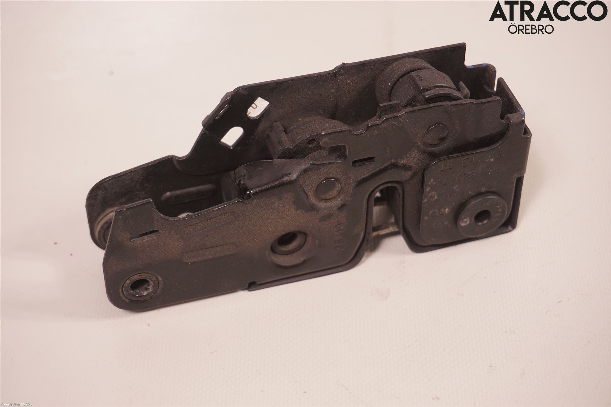 Audi A4 12-15 Huvlås