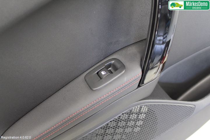 Peugeot 2008 13-20 Dörrklädsel Vä