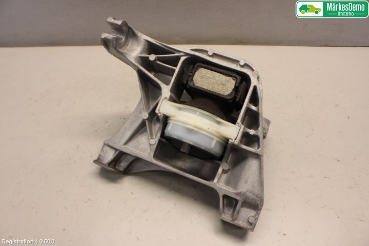 Peugeot 308 14-21 Motorfäste