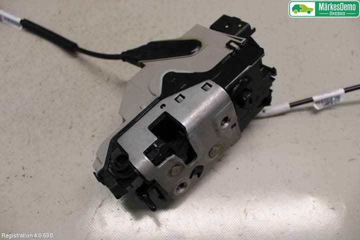 Peugeot 2008 13-20 Låskista-Dörrlås