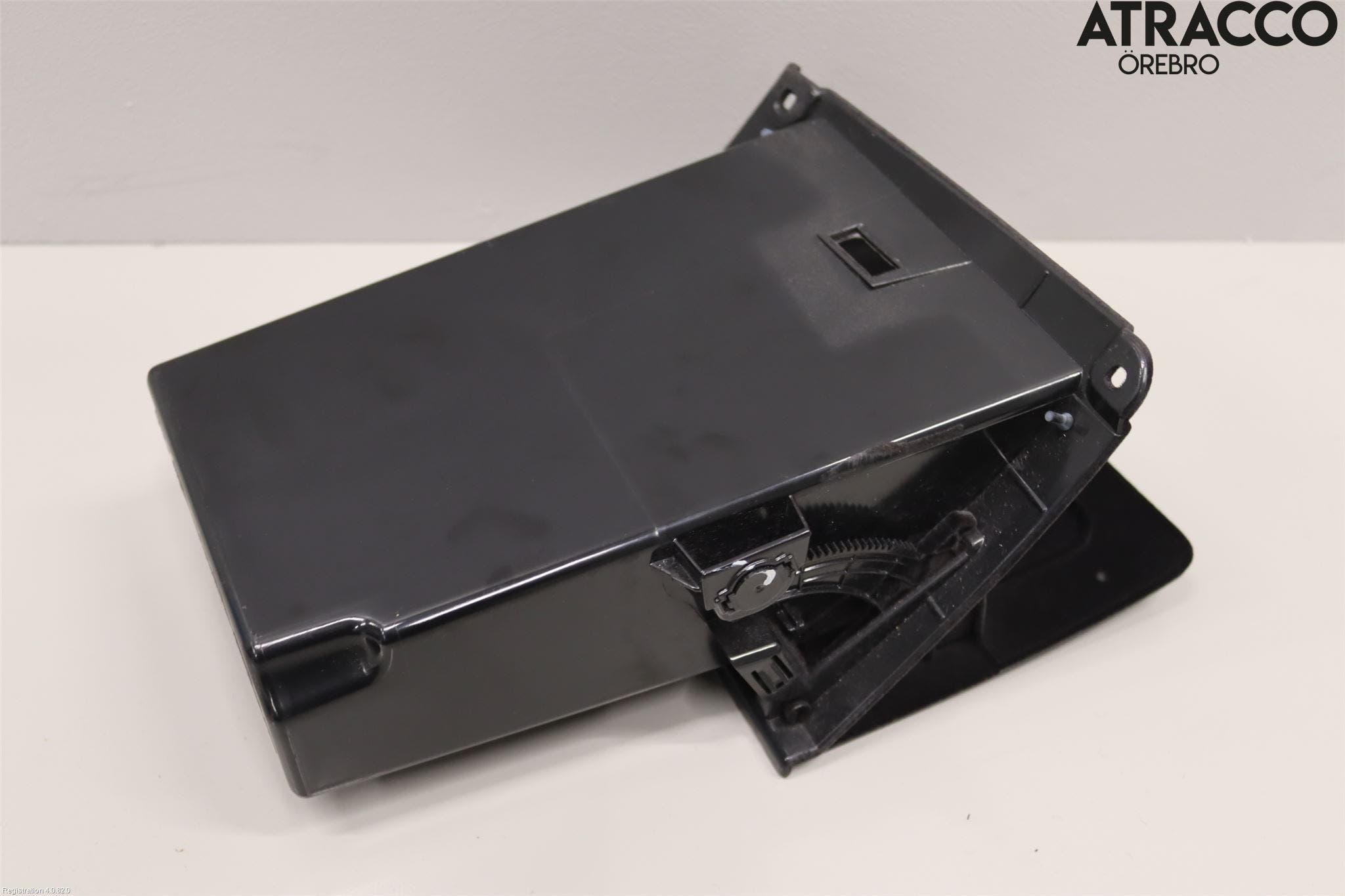 BMW 5 F10/F11/F18 09-17 Instrumentbräda Förvaringsfack