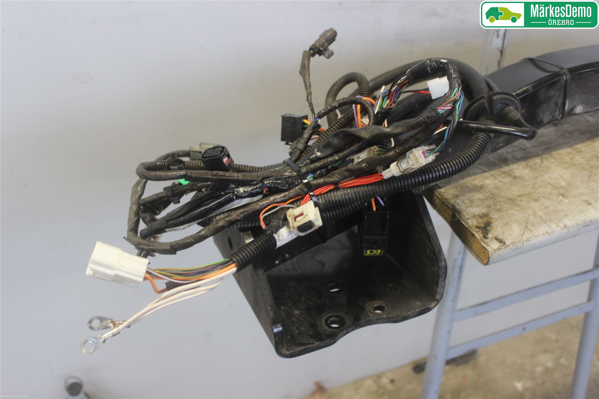 Mitsubishi OUTLANDER 13-21 Dragkrok